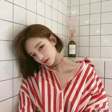 帐棚顶上的马戏团艺人